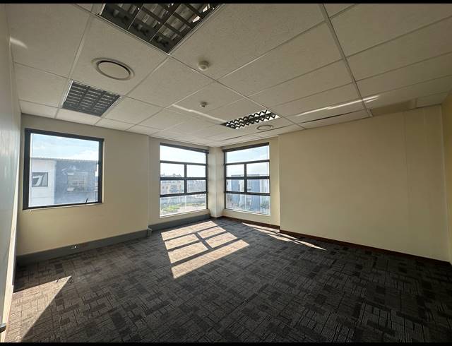 432M² OFFICE TO LET IN ECO PARK ESTATE